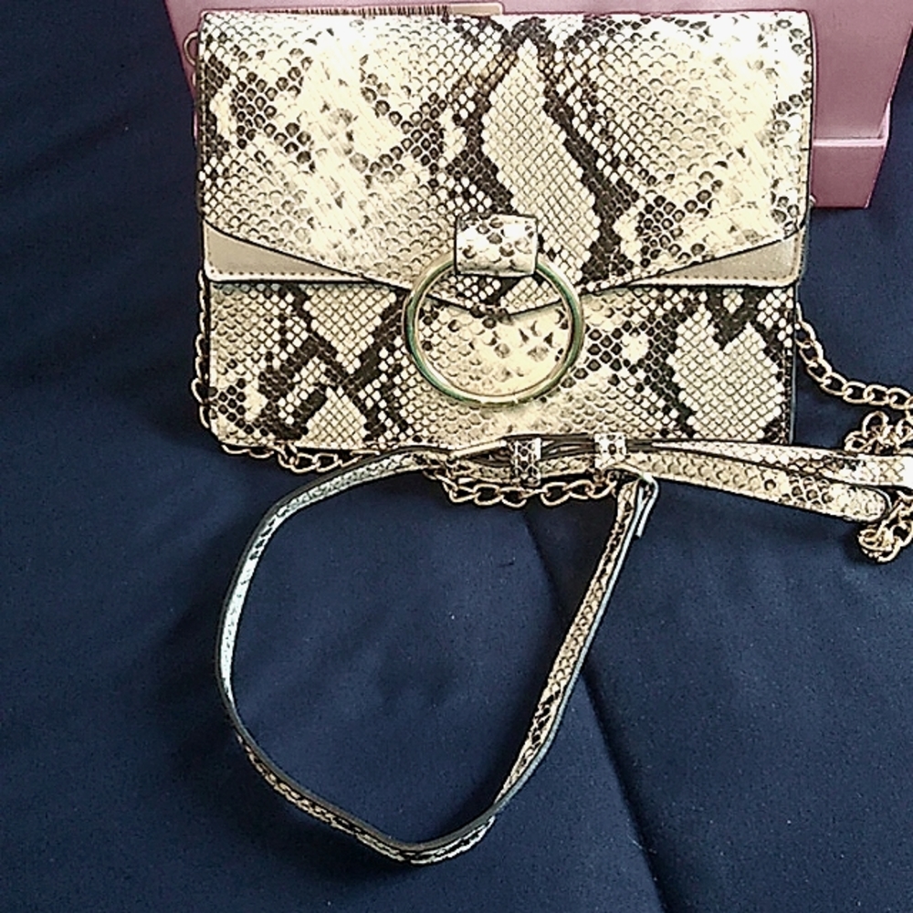 Small crossbody bag
